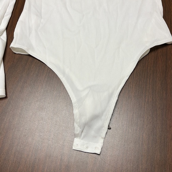 De Base long sleeve bodysuit, size medium, NWT - Picture 11 of 15